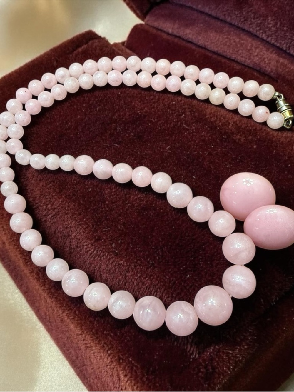 Vtg 1960s Pink Pearlescent Bead Necklace & Clip On Earrings Set Hong Kong